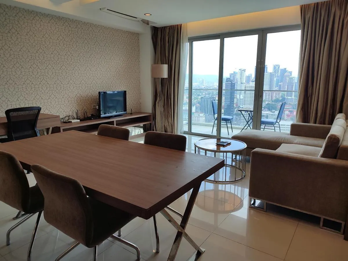 Wonderful Klcc View At Regalia Suites Kuala Lumpur